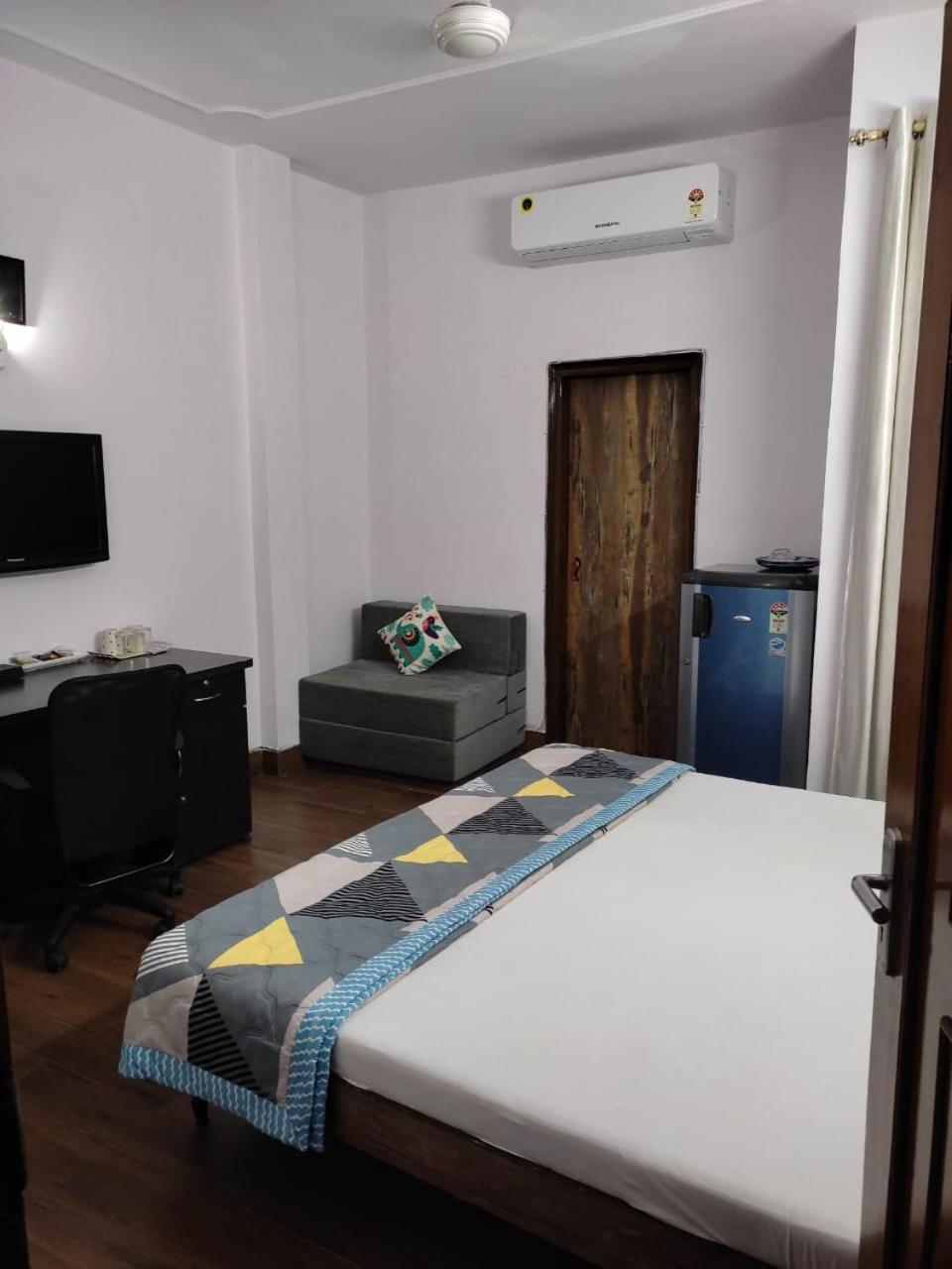 Tatvamasi Homestay New Delhi Eksteriør bilde