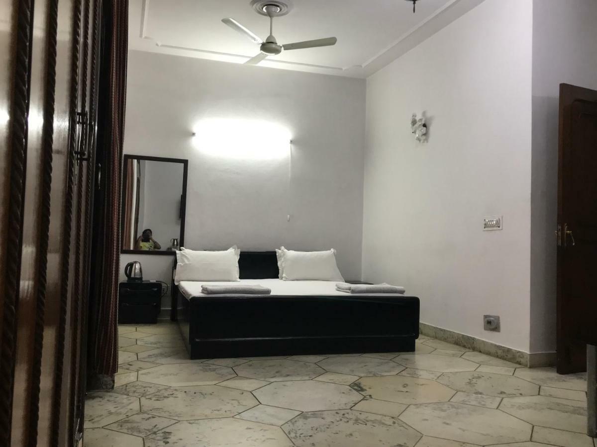 Tatvamasi Homestay New Delhi Eksteriør bilde