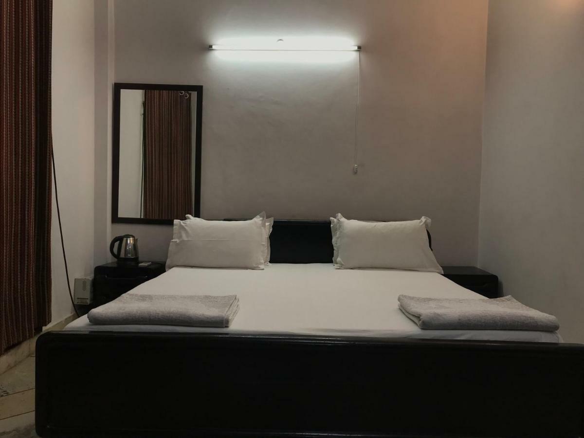 Tatvamasi Homestay New Delhi Eksteriør bilde