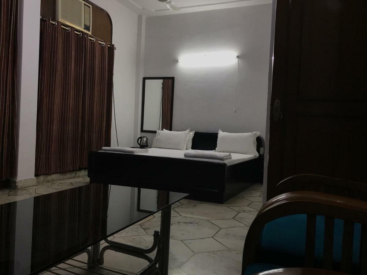 Tatvamasi Homestay New Delhi Eksteriør bilde