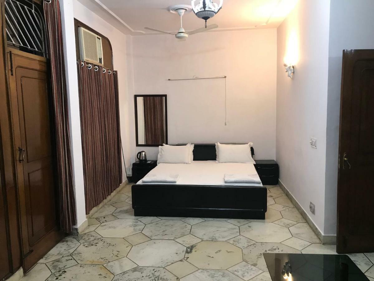 Tatvamasi Homestay New Delhi Eksteriør bilde