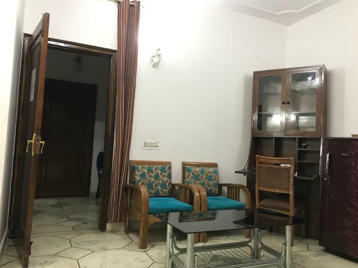 Tatvamasi Homestay New Delhi Eksteriør bilde